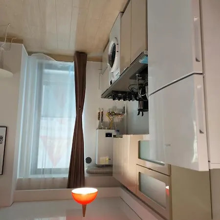Garsoniera Edy Apartman *